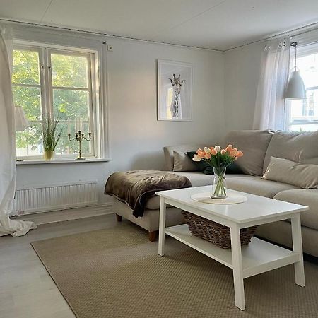 Lagenhet I Norrtalje Apartamento Exterior foto